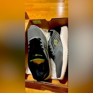 Skechers 10.5 Men’s Sneakers